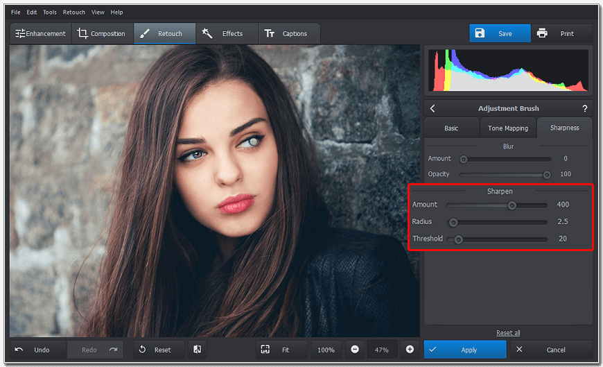 Sharpen small objects with the Adjustment brush
