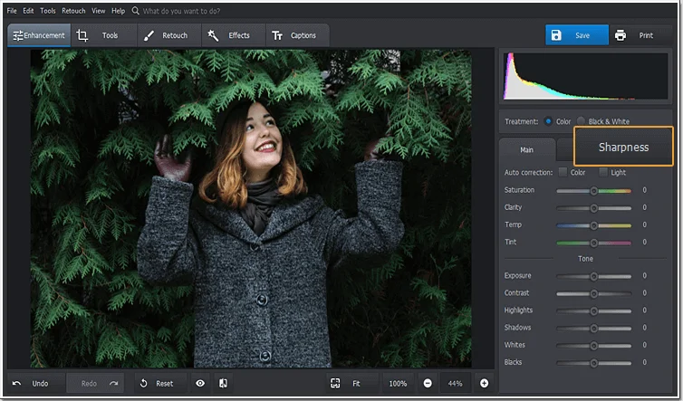 Pick the sharpness controls in PhotoWorks