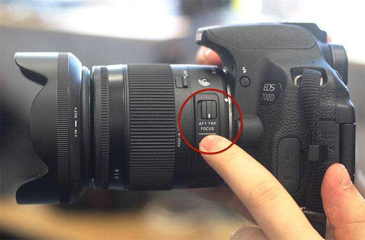 Manual camera focus